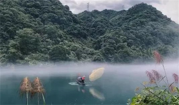 博皓快樂湖南行：迷霧漫小東江